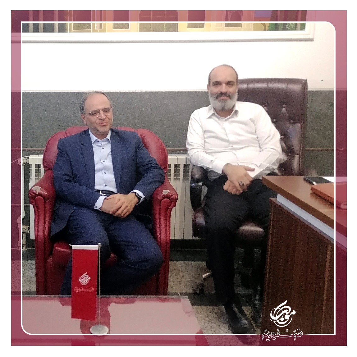 حضور دکتر سید علی المدرسی در موکب و تحویل برگ سهام